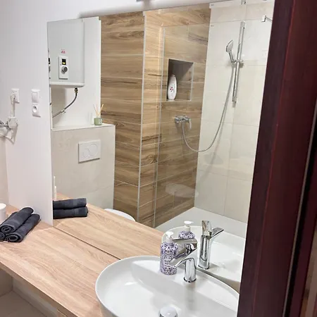 302 Volt Apartment *